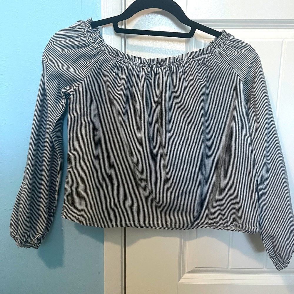 Brandy Melville off the shoulder top